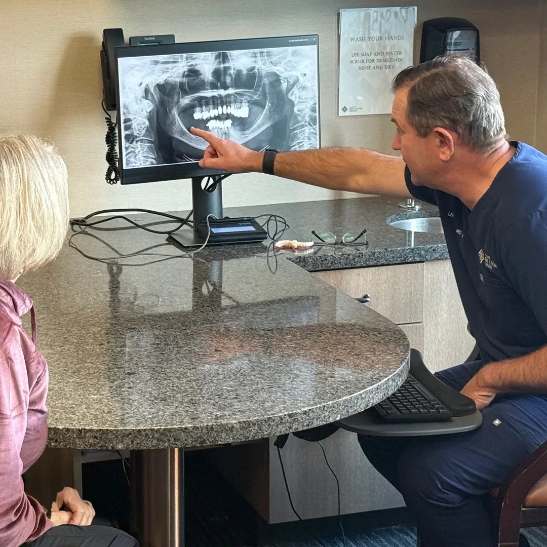 dentist-reviewing-xray